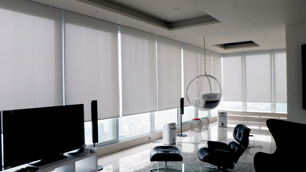 Motorized Roller Shades Deluxe Blind